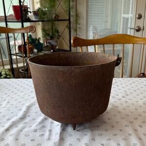 Rare antique Sydney Hollow Ware Co 8 cast iron kettle cauldron handle tripod leg